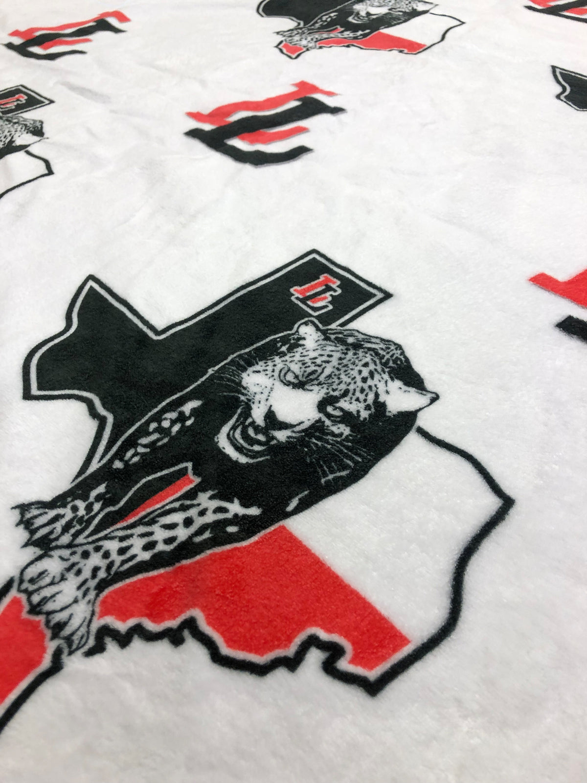 SUPER PLUSH Velveteen Blankets